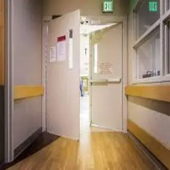 hospital doors-1-7893386-89583.webp